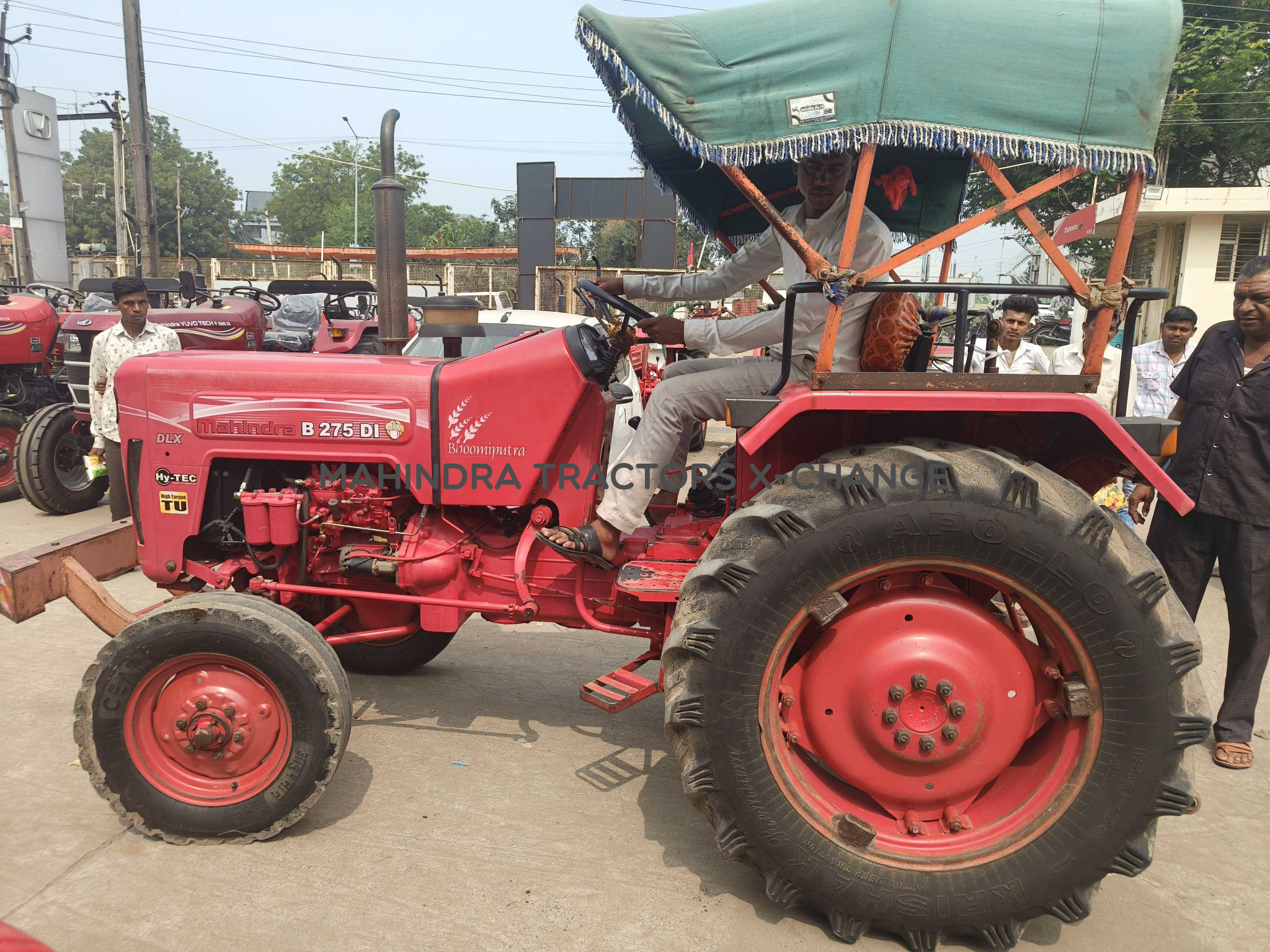 2015 Mahindra 275 DI-4