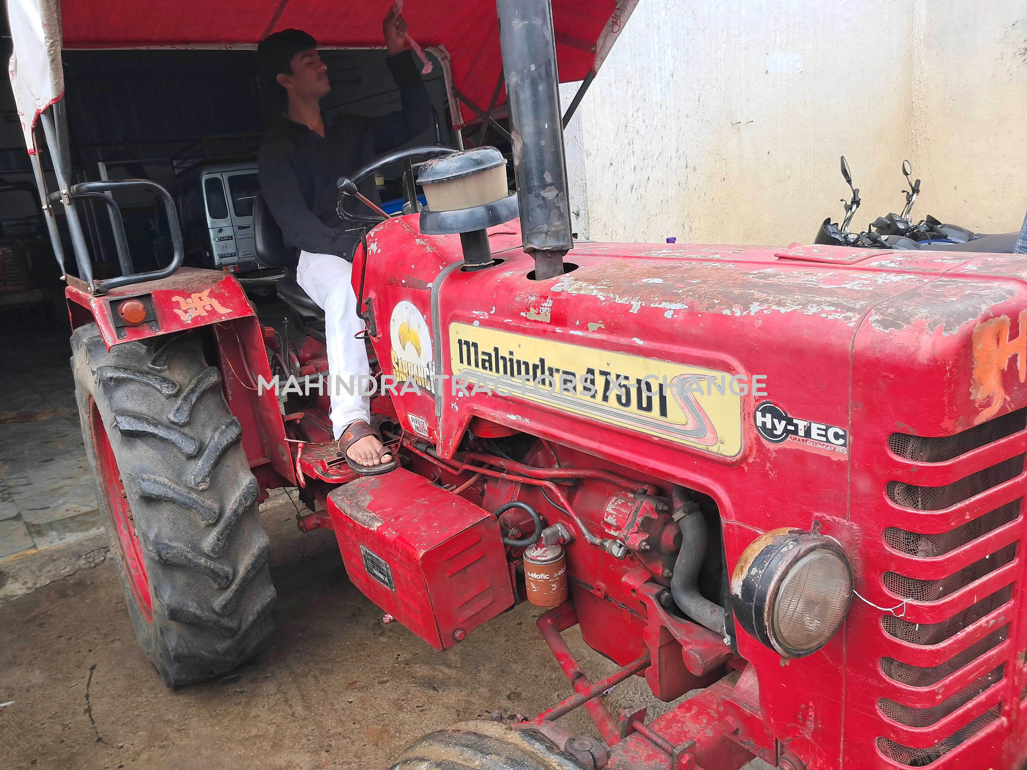 2001 Mahindra 475 DI-2