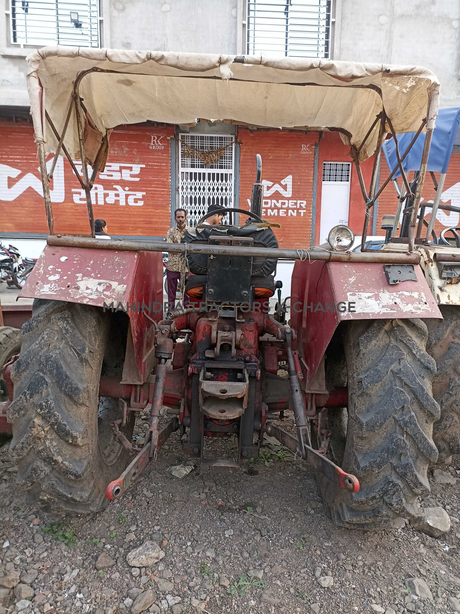 2000 Mahindra 475 DI-3