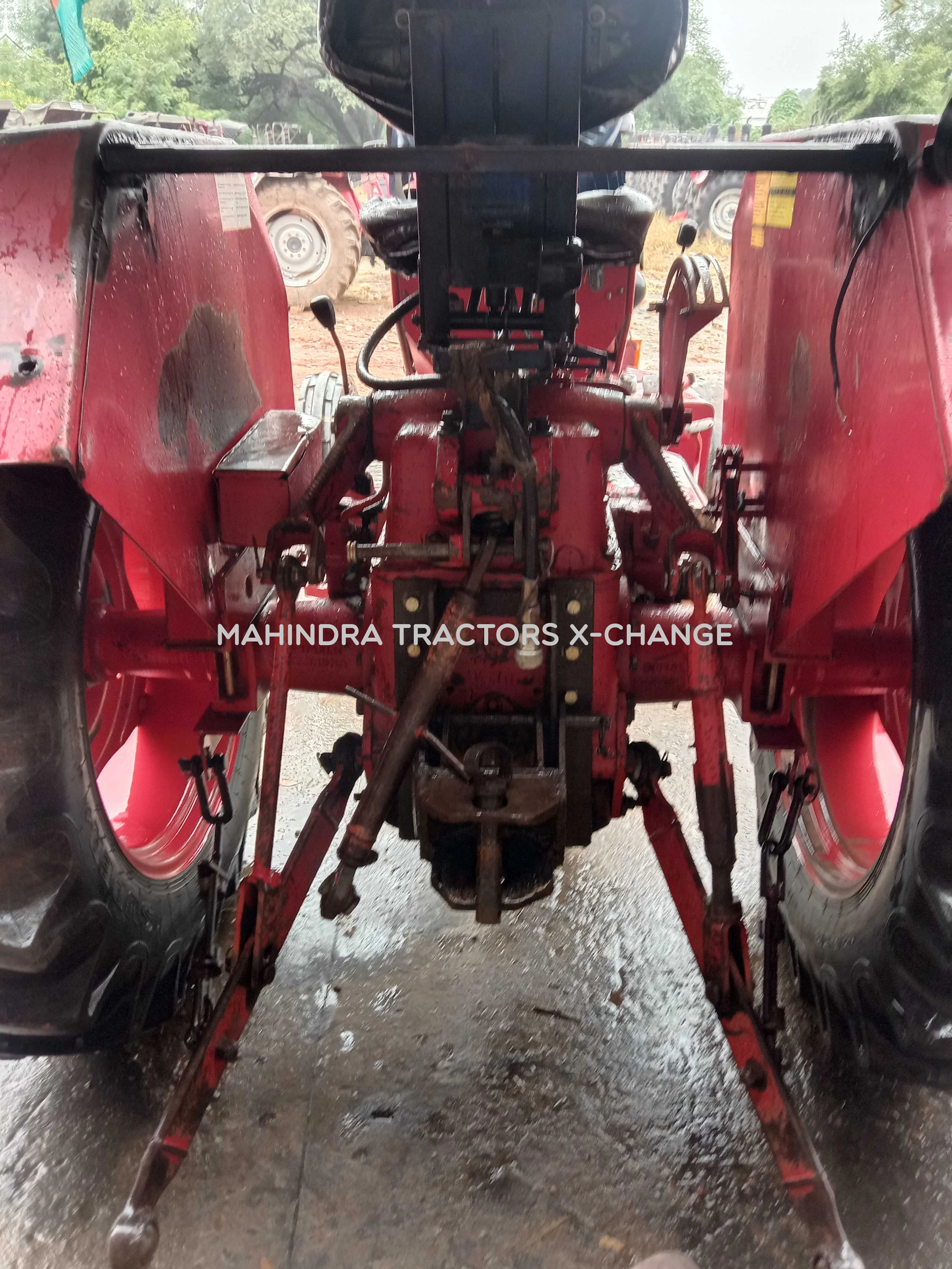 2011 Mahindra 475 DI-1