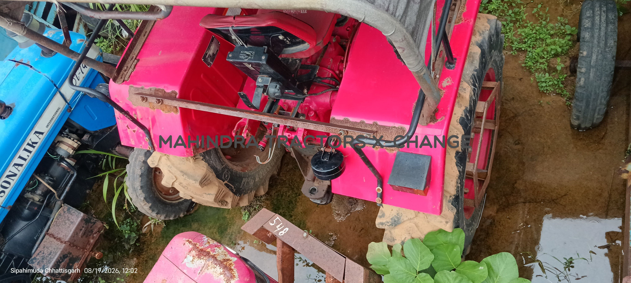 2000 Mahindra 275 DI BP-4