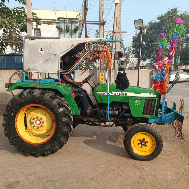 2004 John deere 5105-4