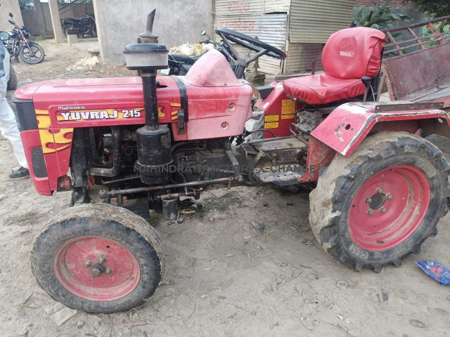 2016 Mahindra 215 Yuvraj-2