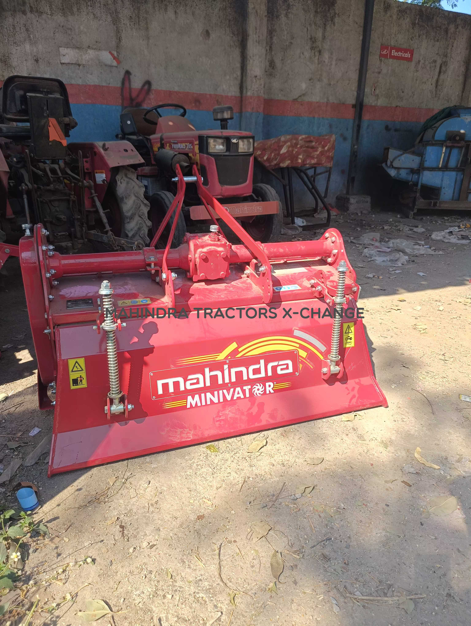 2017 Mahindra 215 Yuvraj-2