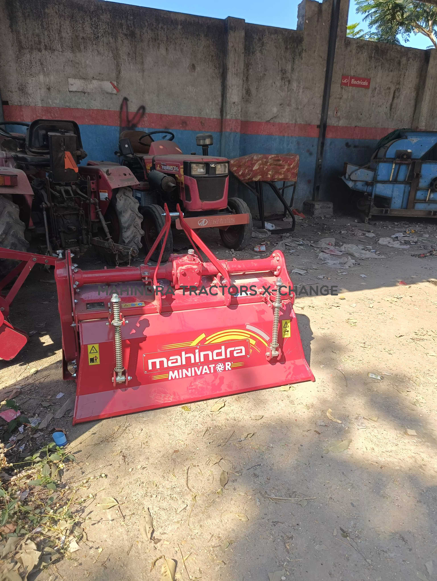 2017 Mahindra 215 Yuvraj-4