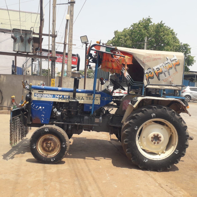 2013 Swaraj 744 FE-2