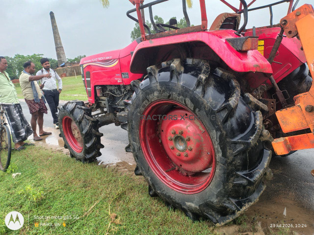 2022 Mahindra YUVO TECH + 585DI-2