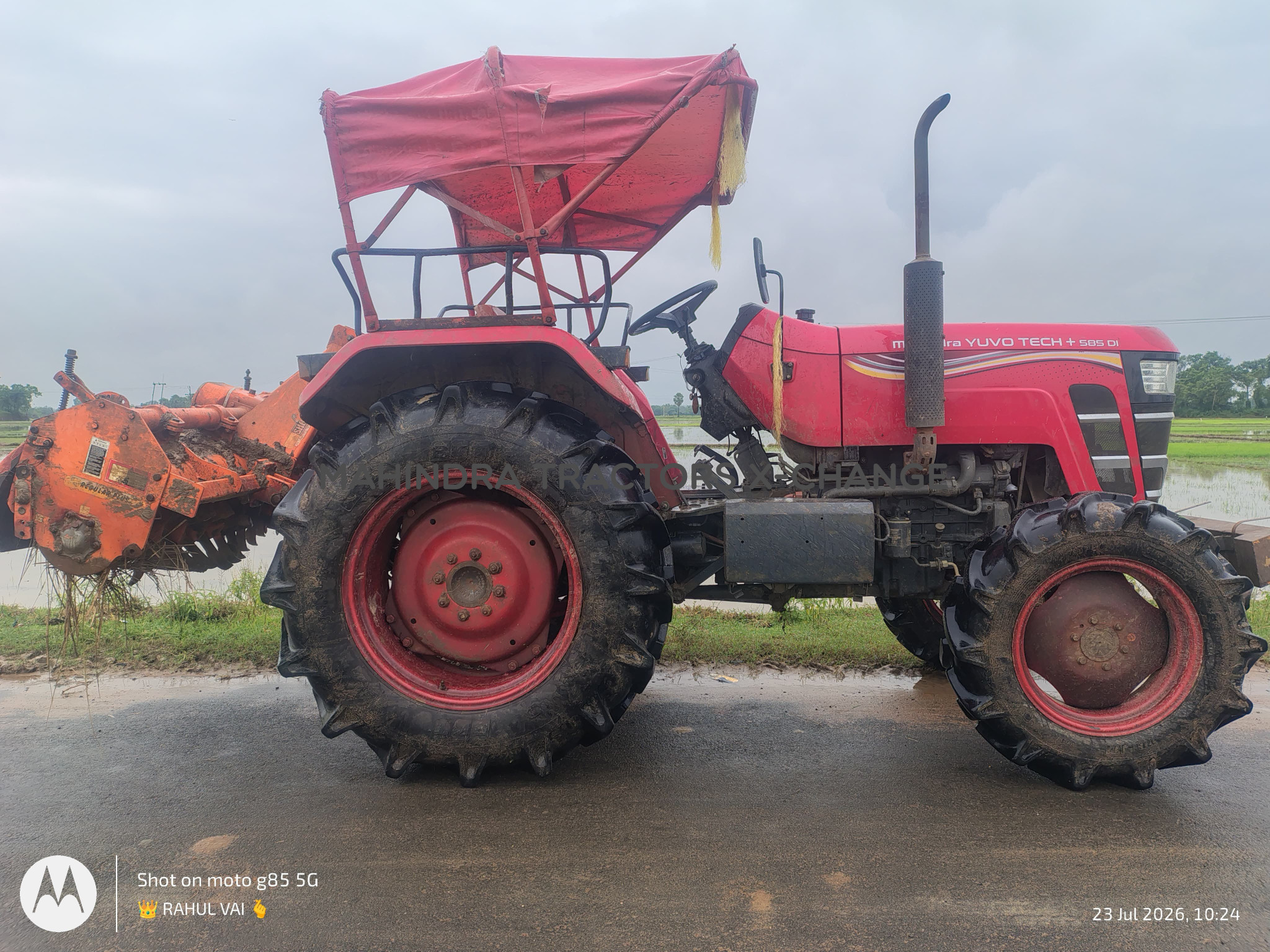 2022 Mahindra YUVO TECH + 585DI-4