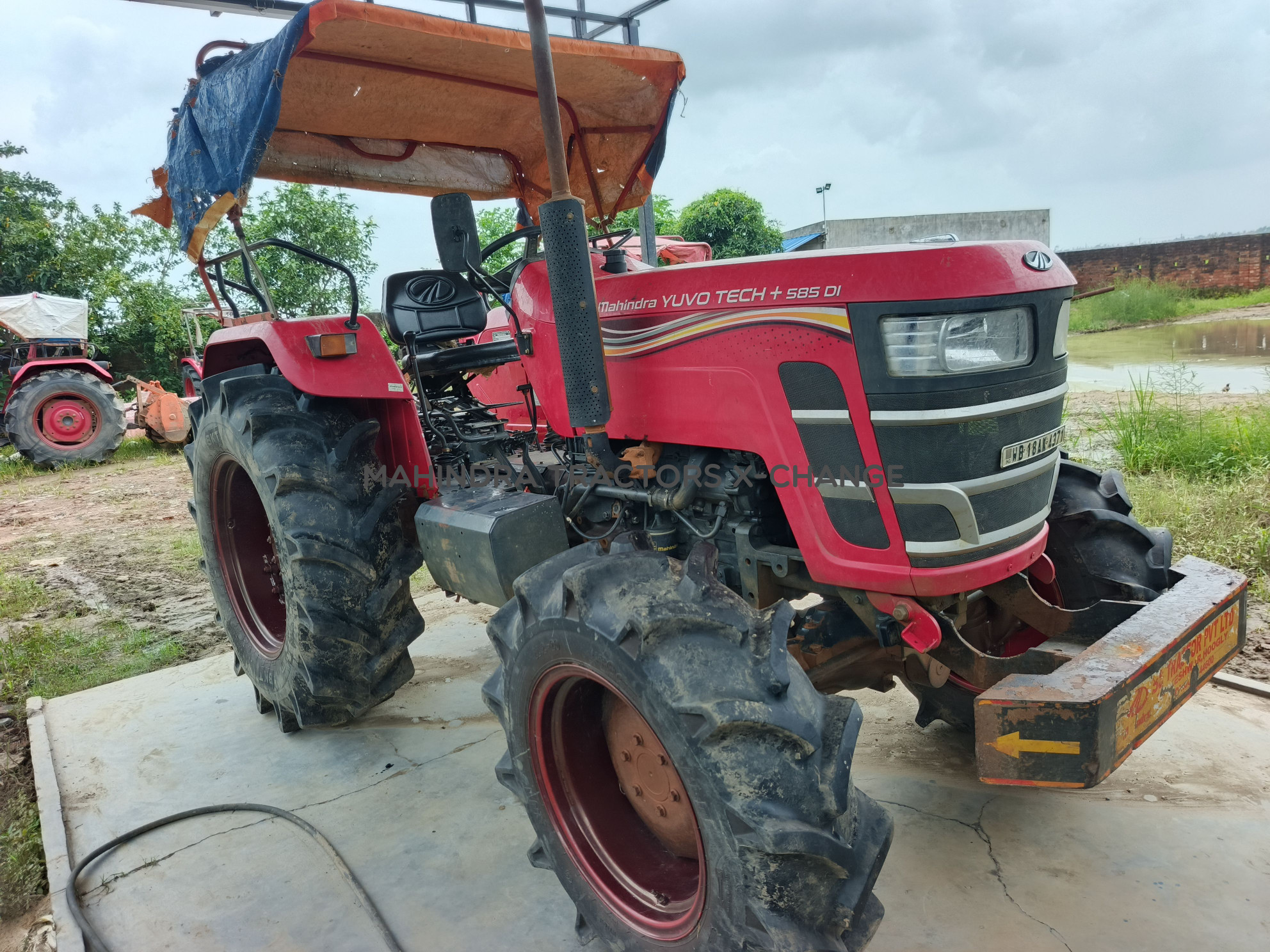 2023 Mahindra YUVO TECH + 585DI-3