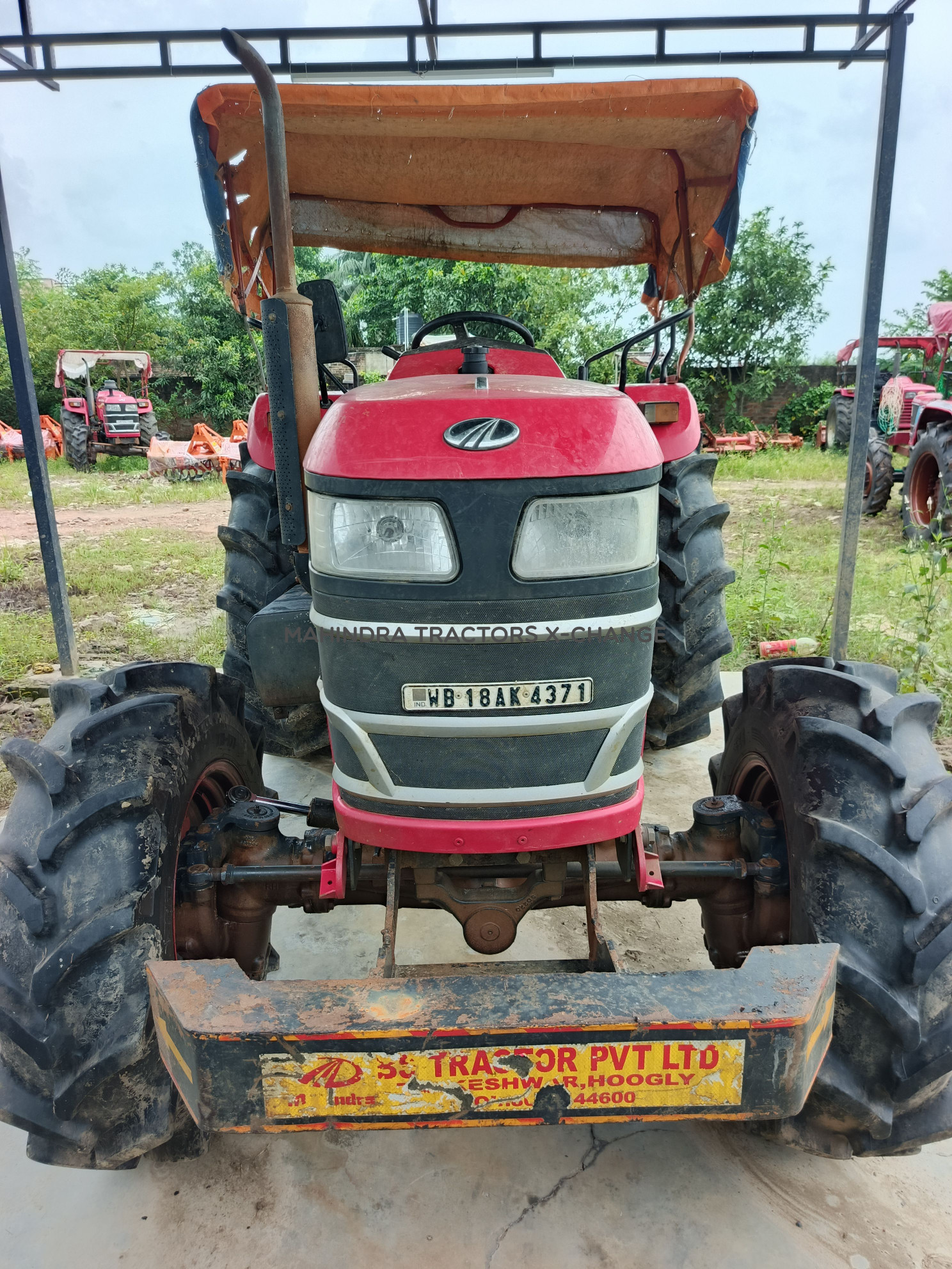 2023 Mahindra YUVO TECH + 585DI-2