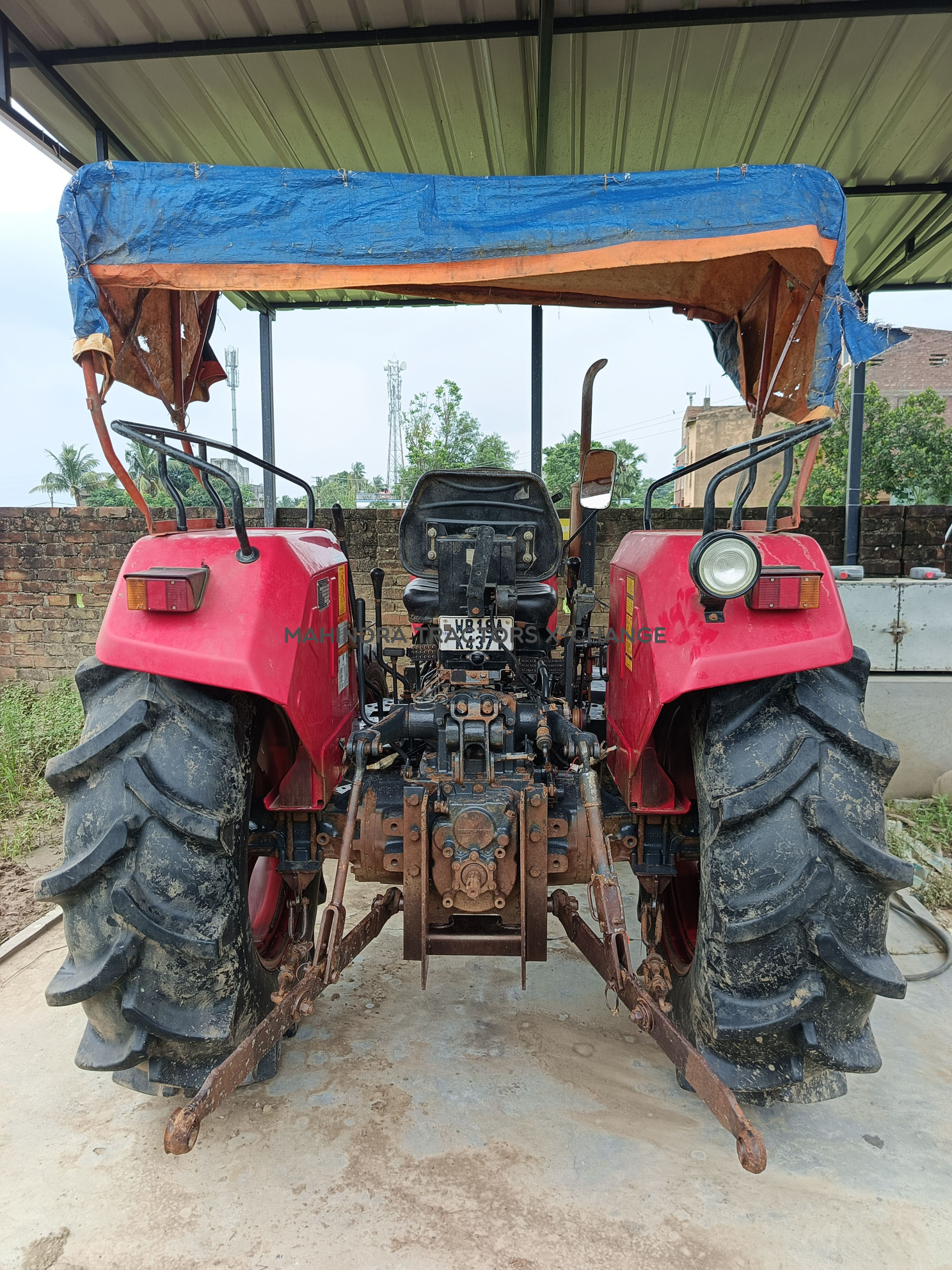 2023 Mahindra YUVO TECH + 585DI-6