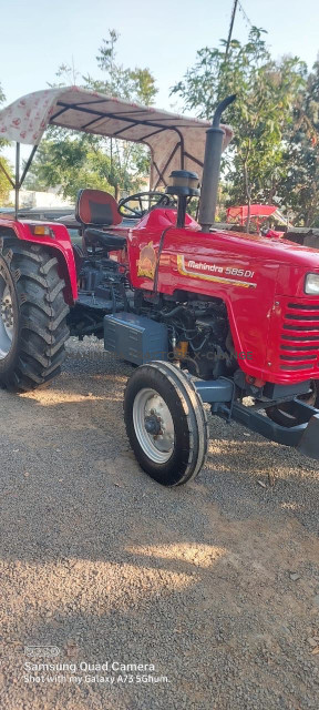 2023 Mahindra 585 DI NST-2