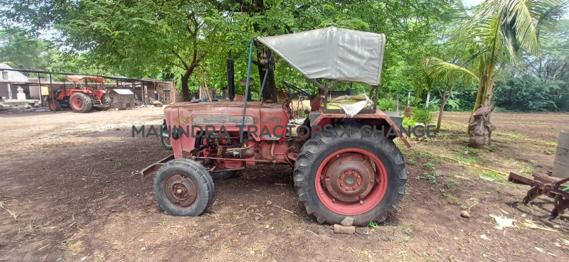 1999 Mahindra 575 DI-2